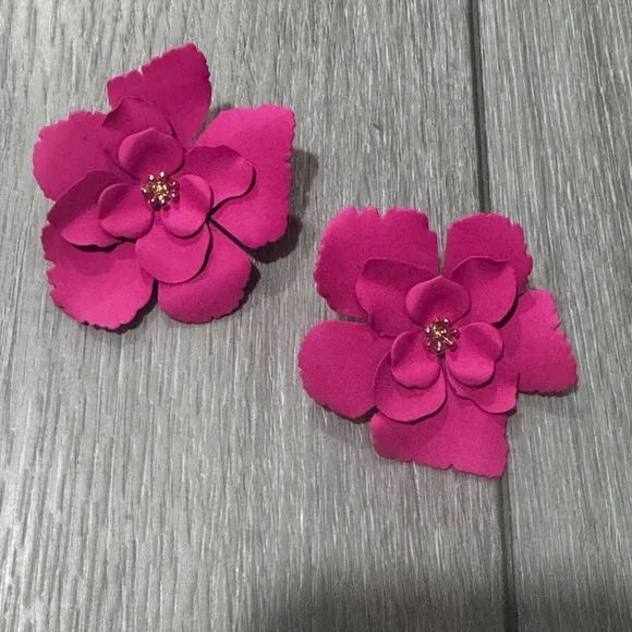 GORGEOUS PINK FLOWER EARRINGS - Picture 2 of 4
